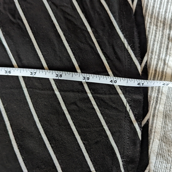 Matty M black long skirt with geometric lines - Picture 6 of 6